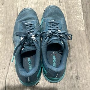 Women’s 8.5 Head Tennis shoes